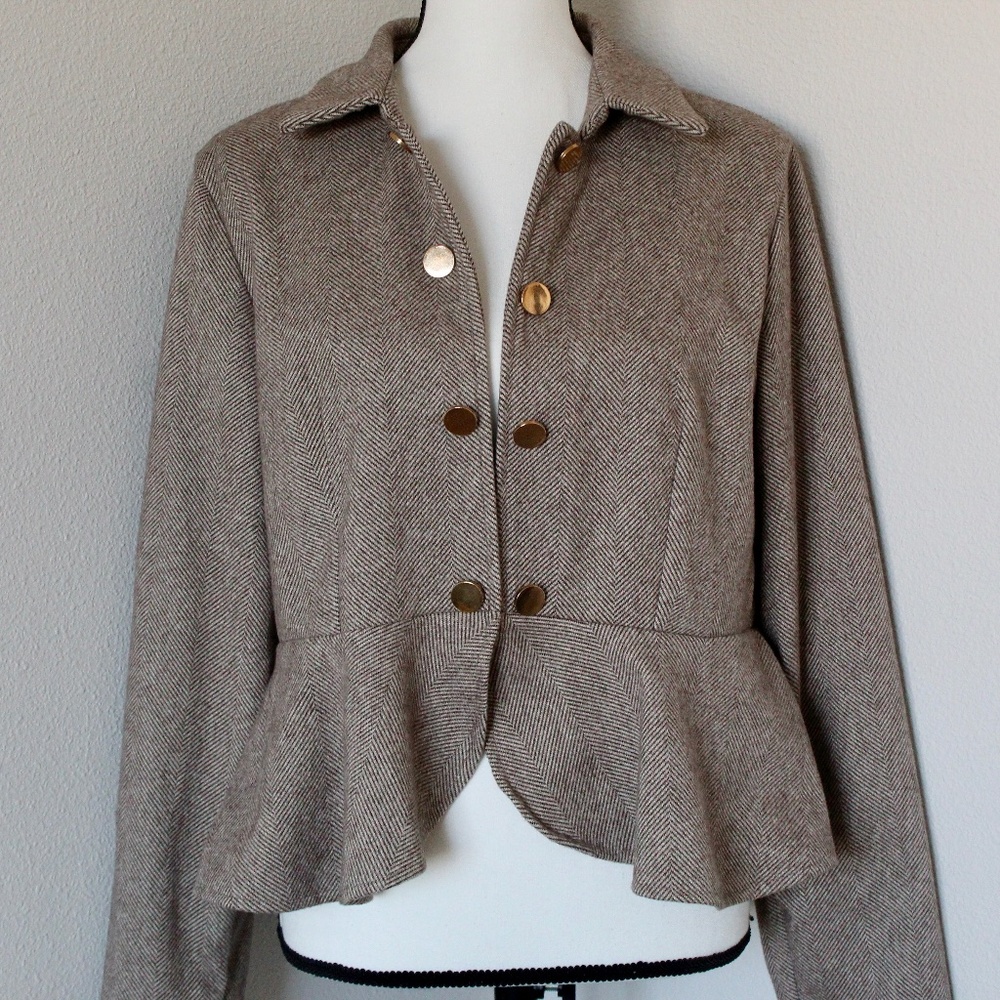Elegant Tan Blazer with Gold Accents